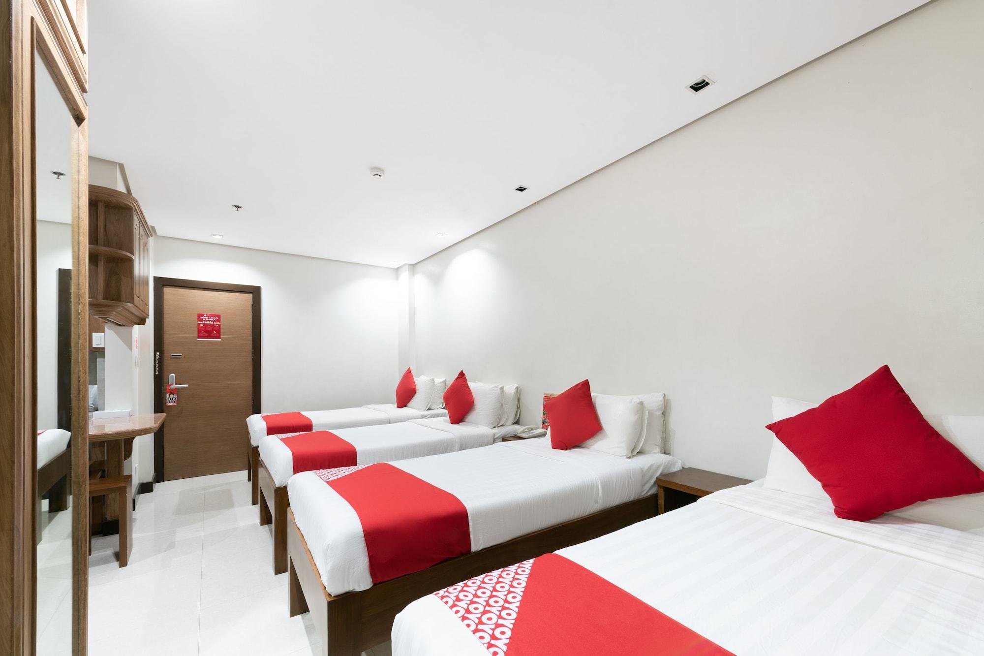 West Makati Hotel Makati City Bagian luar foto