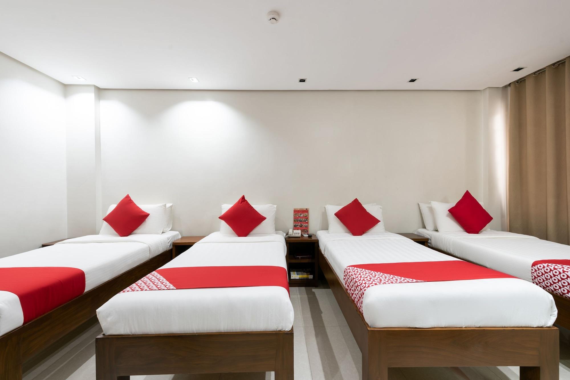 West Makati Hotel Makati City Bagian luar foto