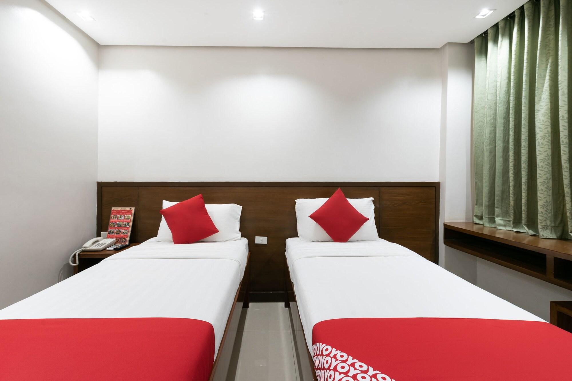 West Makati Hotel Makati City Bagian luar foto