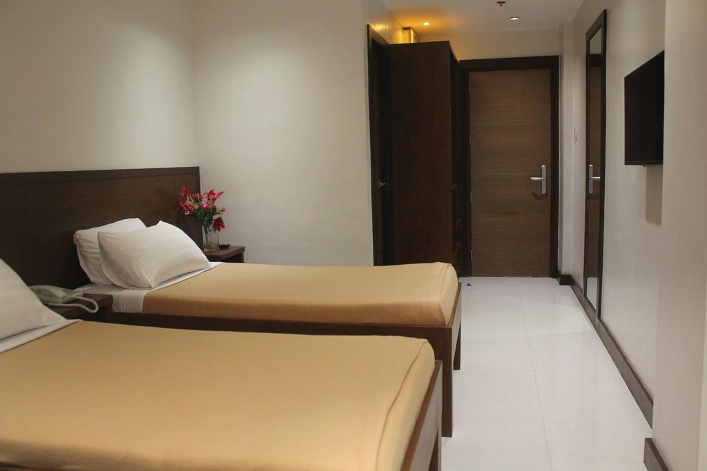 West Makati Hotel Makati City Ruang foto