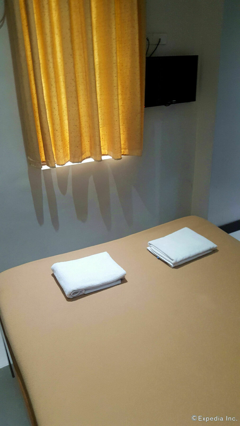 West Makati Hotel Makati City Bagian luar foto