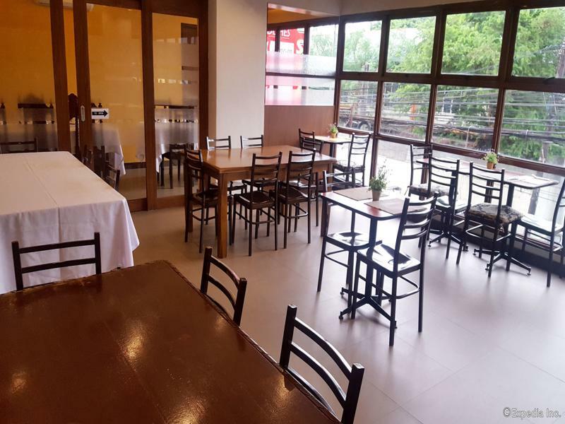 West Makati Hotel Makati City Bagian luar foto