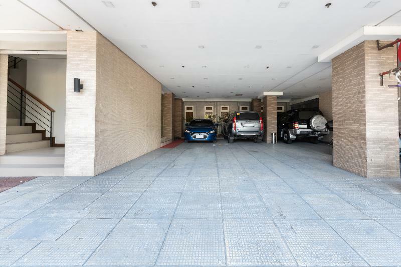 West Makati Hotel Makati City Bagian luar foto