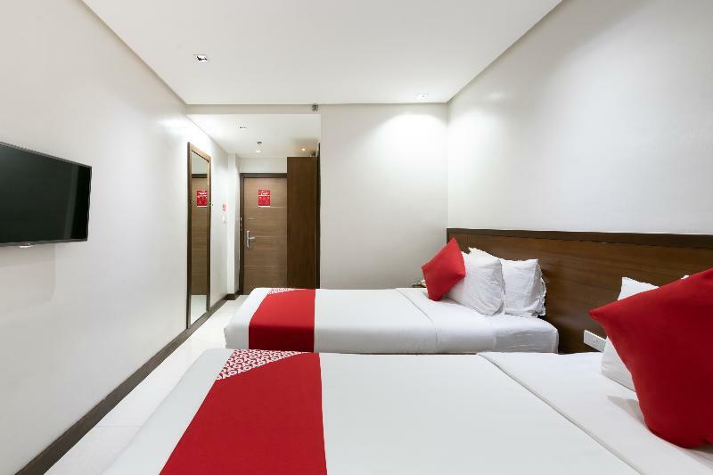 West Makati Hotel Makati City Bagian luar foto